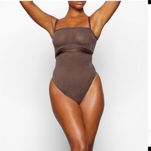 SKIMS black shaping thong set